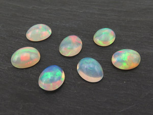 opals displaying play of colour