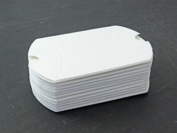 Pillow Box ~ White ~ 6cm x 4cm