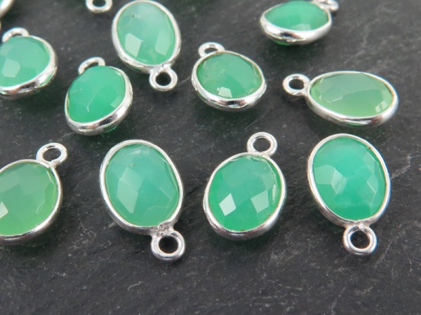 Sterling Silver Chrysoprase Oval Charm 12mm ~ SECOND