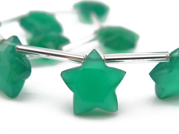 AAA Green Onyx Faceted Star Briolettes 10-11mm (16)