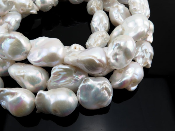 Freshwater Pearl Ivory Baroque Drops 16-23mm ~ 16'' Strand