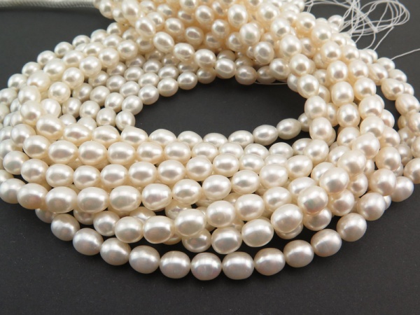 Freshwater Pearl Ivory Rice Beads 8-9mm ~ 16'' Strand