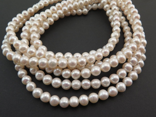 Freshwater Pearl Ivory Off-Round Beads 7.5-8.5mm ~ 16'' Strand