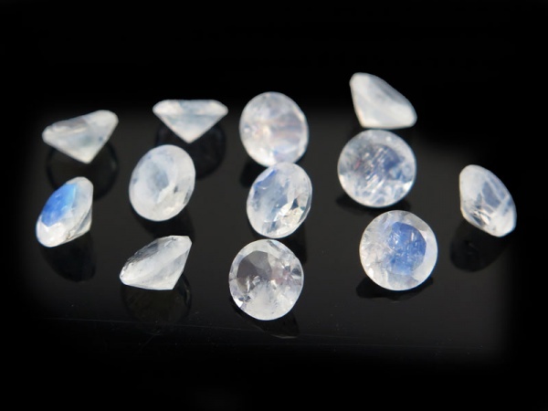 Rainbow Moonstone Faceted Round 4mm