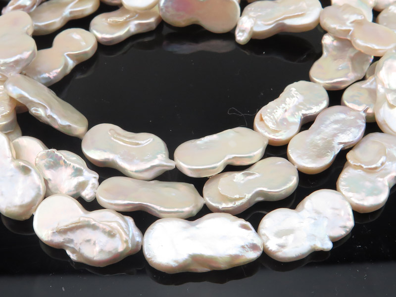 Freshwater Pearl Ivory Figure 8 Beads 20mm ~ 16'' Strand